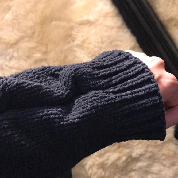 ✨LAST 2 Charcoal Chenille cable knit - Picture 5 of 6